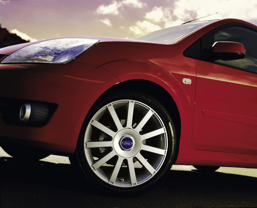  Ford Fiesta ST 2005 года  (фото 28 из 57)